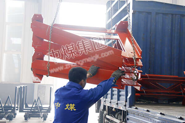 中煤集团一批新型滑动式挡车器发往莱芜市