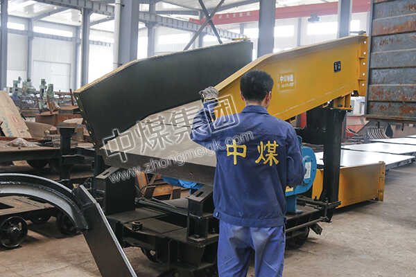 中煤集团一批大型设备耙斗装岩机发往秦皇岛