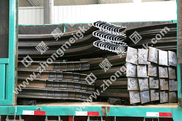 中煤集团一批U型钢支架发往青海海西州