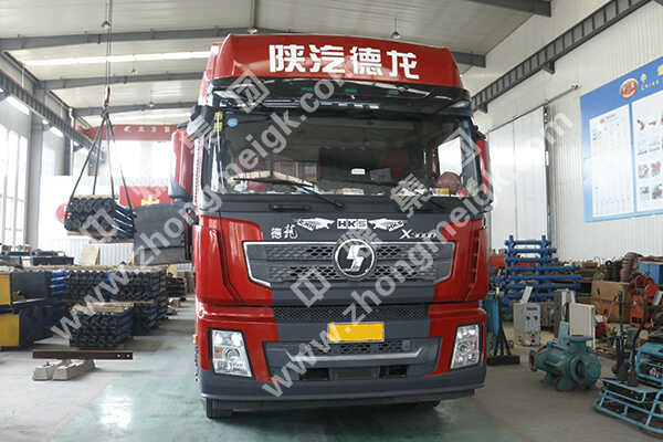 中煤集团两车矿用单体液压支柱设备发往山西晋中